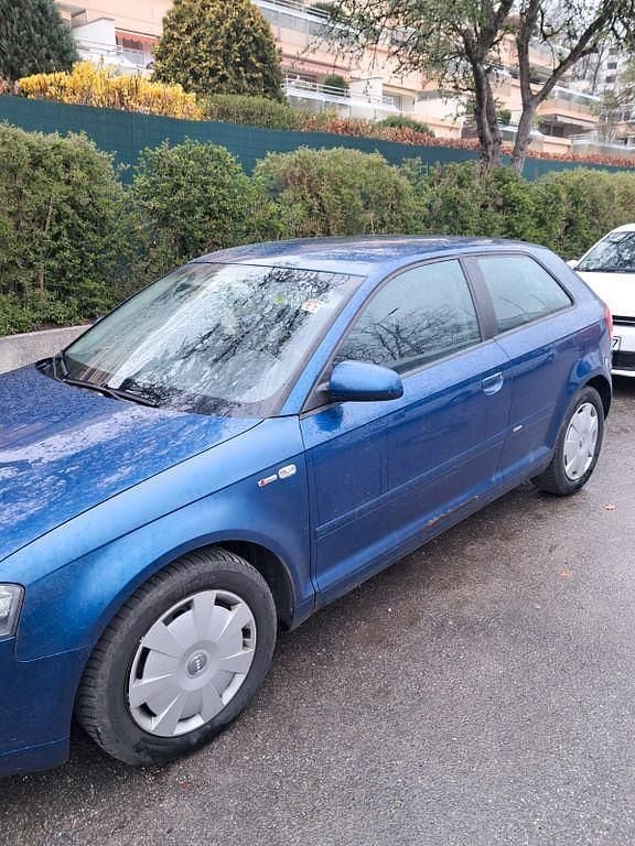 Second-hand Audi A3 S-Line 150 CP (110 kW) 2003 Albastru Hatchback
