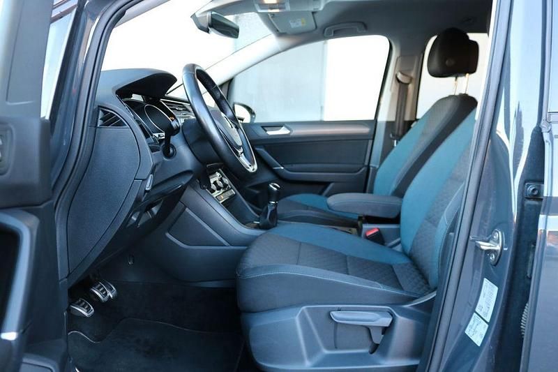 Gebraucht VW Touran IQ Drive 116 PS (85 kW) 2019 Grau Van / Kleinbus