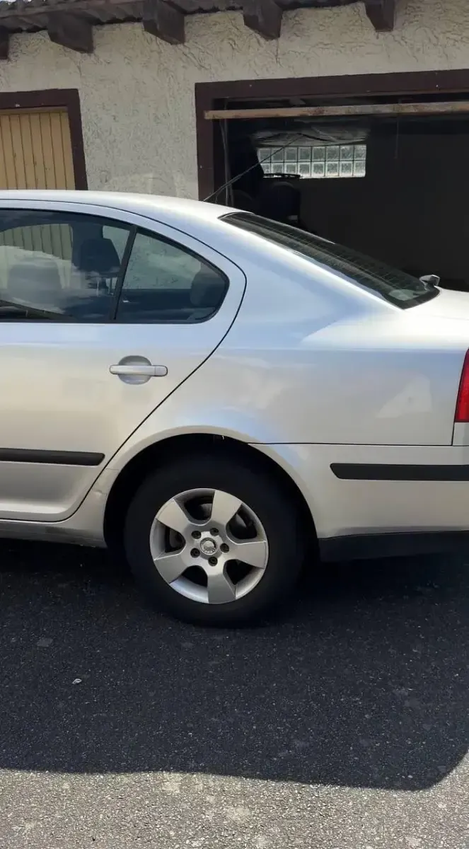 Gebraucht Skoda Octavia 105 PS (77 kW) 2004 Grau Limousine