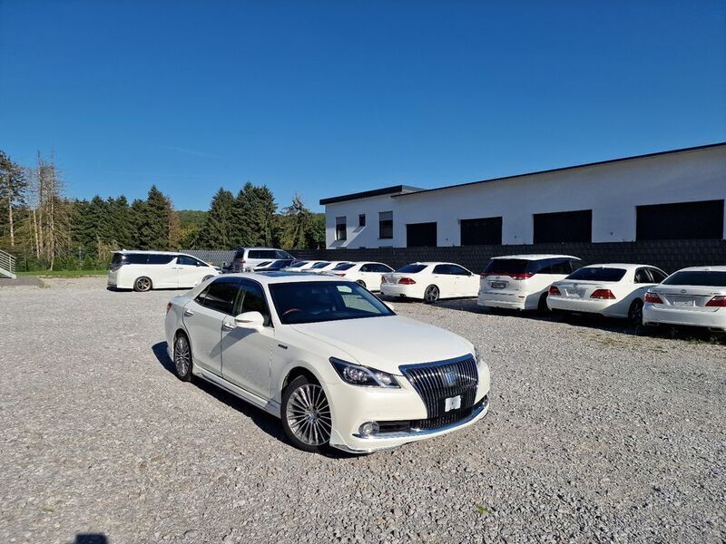 Weiß Gebraucht 2014 Toyota Crown Limousine | 22.990 € - Bild 1/4