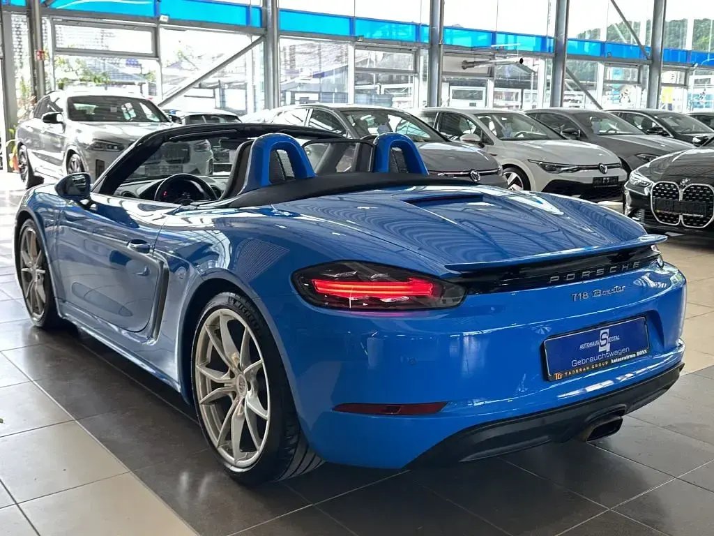 Gebraucht Porsche Boxster 299 PS (219 kW) 2022 Blau sharkblue Cabrio
