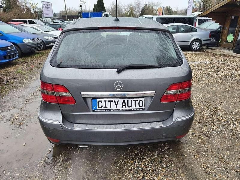 Gebraucht Mercedes B180 109 PS (80 kW) 2009 Mountaingrau  met. Van / Kleinbus