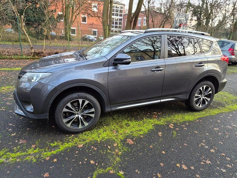 Gebraucht Toyota RAV4 150 PS (110 kW) 2015 Grau SUV