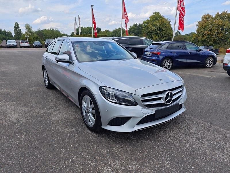 Silber Gebraucht 2019 Mercedes C220 Avantgarde Kombi | 18.500 € (Superpreis) - Bild 1/4
