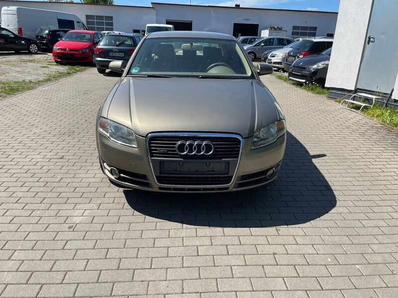 Beige Gebraucht 2005 Audi A4 Limousine | 2.499 € (Superpreis) - Bild 1/4