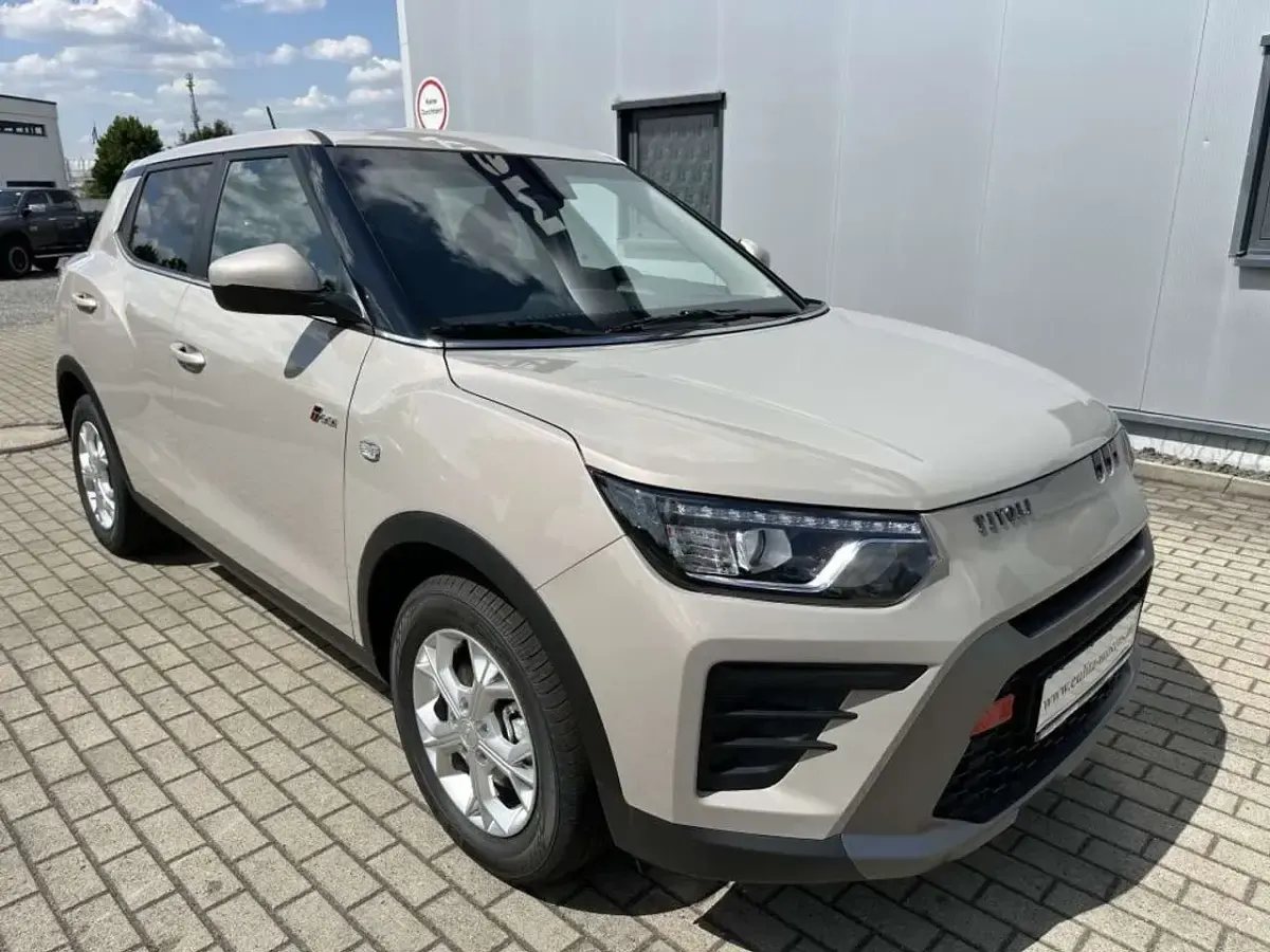 Neu SsangYong Tivoli 163 PS (119 kW) 2026 Latte greige metallic SUV