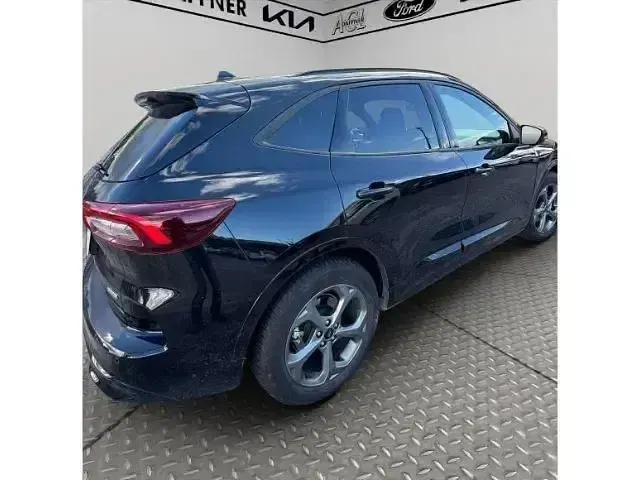 Używany Ford Kuga ST-Line 190 KM (139 kW) 2025 Czarny SUV