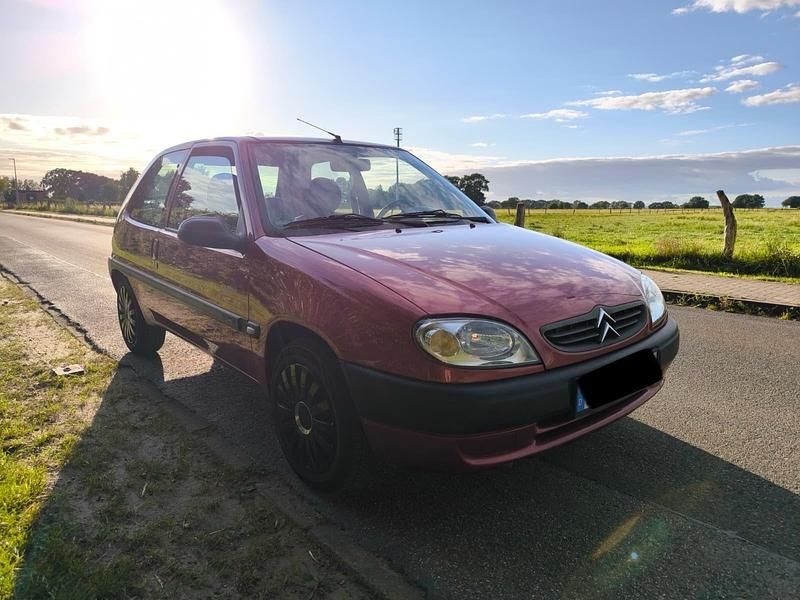 Rot Gebraucht 2001 Citroën Saxo Kleinwagen | 1.300 € (Etwas zu teuer) - Bild 1/4