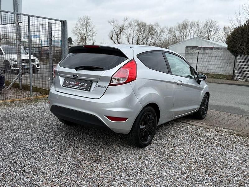 Gebraucht Ford Fiesta Trend 82 PS (60 kW) 2014 Silber Kleinwagen