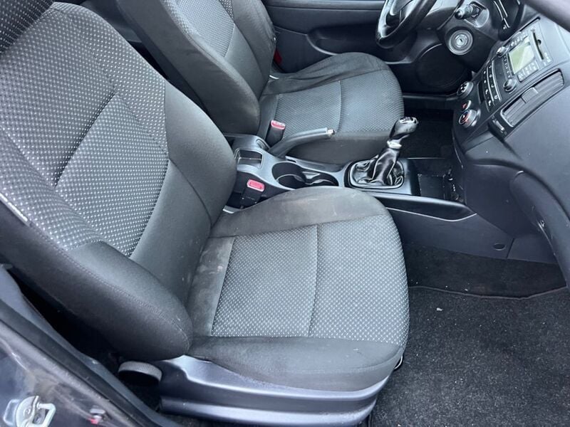 Gebraucht Hyundai i30 90 PS (66 kW) 2013 Grau Kombi