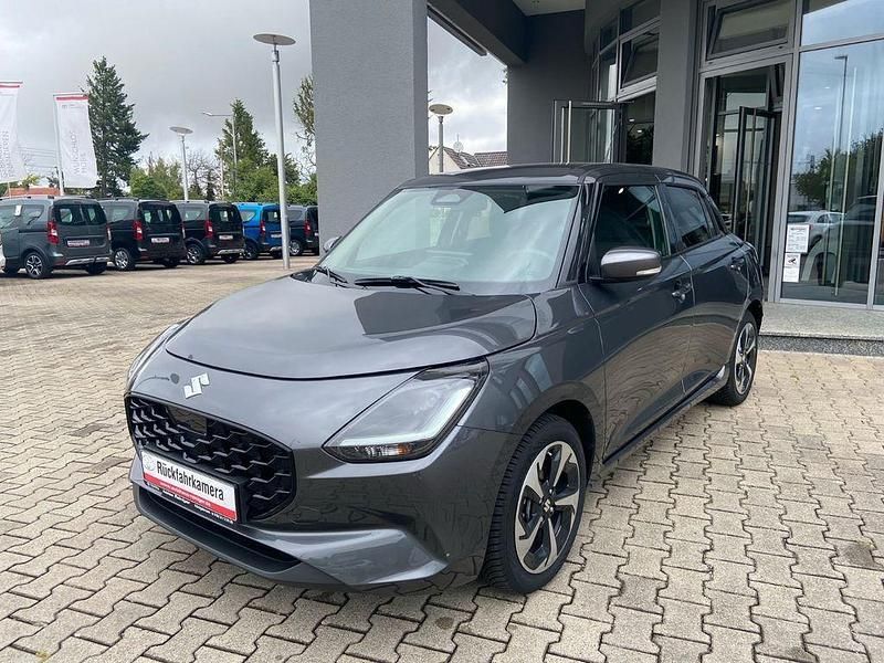 Grau Gebraucht 2025 Suzuki Swift Comfort+ Limousine | 16.999 € (Etwas zu teuer) - Bild 1/4