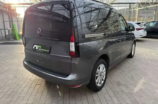 Gebraucht VW Caddy Life 102 PS (75 kW) 2021 Grau metallic Van / Kleinbus