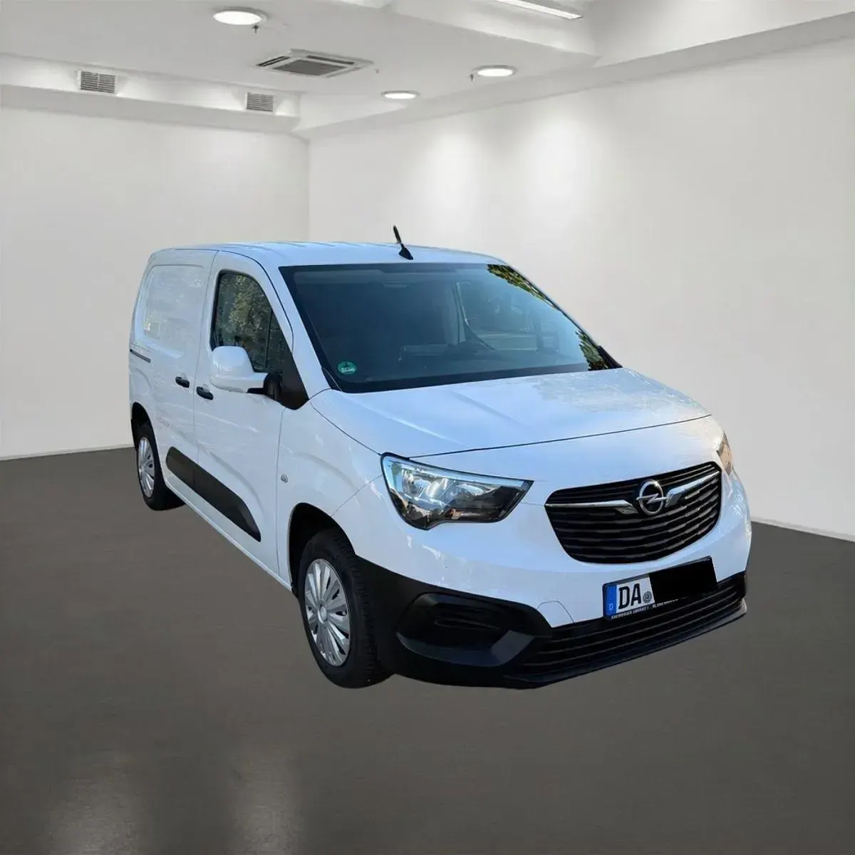 Używany Opel Combo 102 KM (75 kW) 2020 Biały Minivan