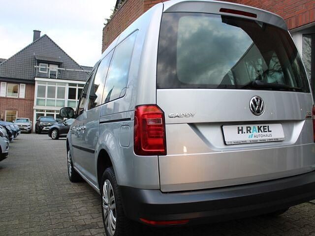 Gebraucht VW Caddy Trendline 122 PS (89 kW) 2016 Silber Van / Kleinbus