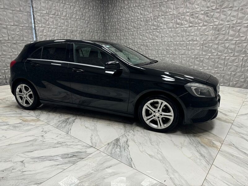 Gebraucht Mercedes A180 109 PS (80 kW) 2014 Schwarz Limousine