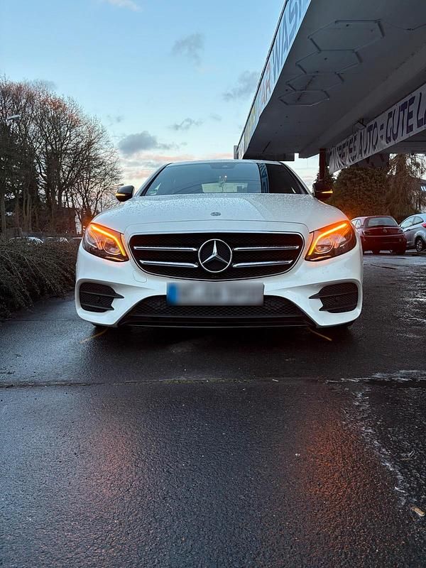 Gebraucht Mercedes E300 245 PS (180 kW) 2019 Weiß Limousine