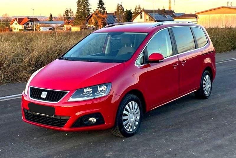 Rot Gebraucht 2013 Seat Alhambra Style Van / Kleinbus | 12.900 € (Teuer) - Bild 1/4
