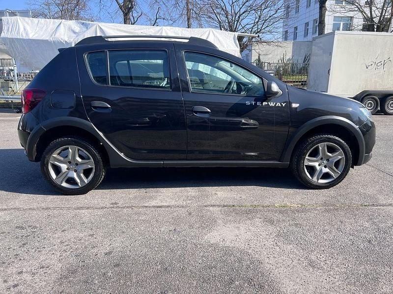 Gebraucht Dacia Sandero Stepway 73 PS (53 kW) 2019 Schwarz SUV