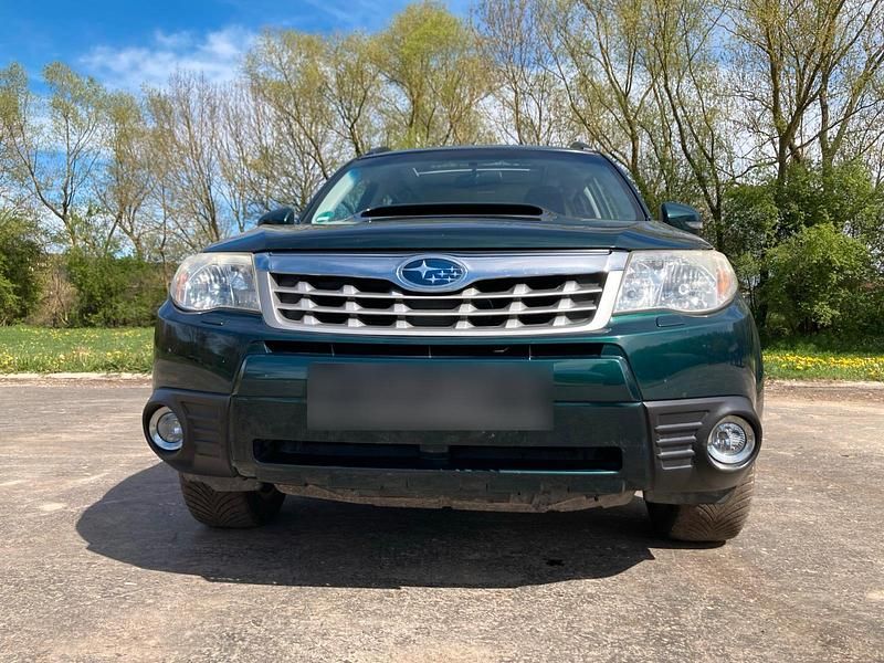 Second-hand Subaru Forester 147 CP (108 kW) 2012 Verde SUV