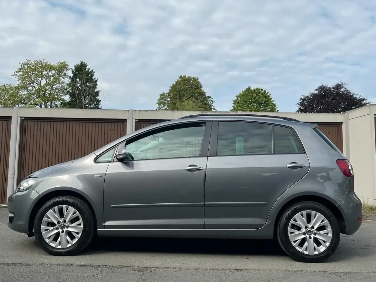 Gebraucht VW Golf VII Life 86 PS (63 kW) 2013 United grey metallic Kleinwagen