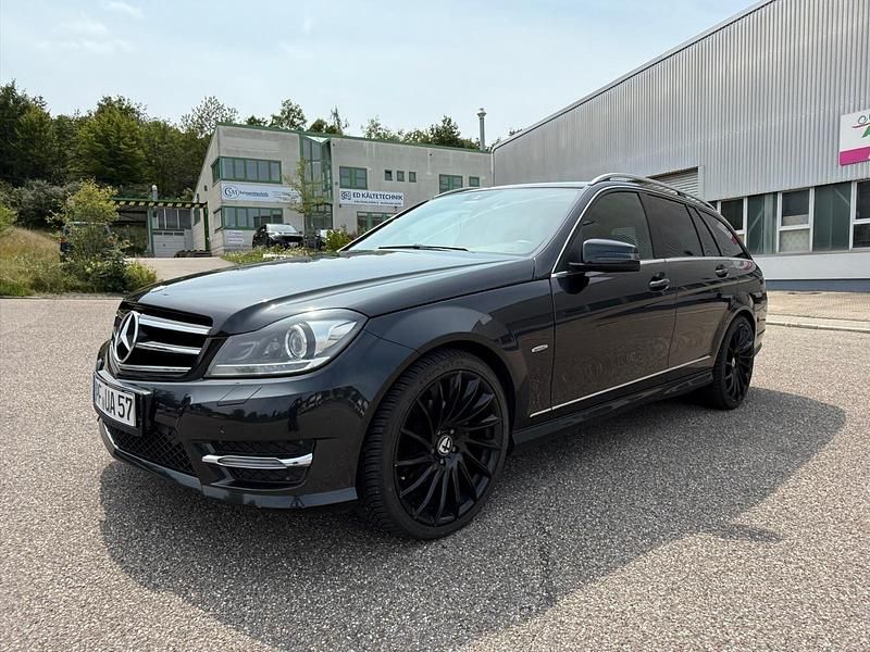 Schwarz Gebraucht 2014 Mercedes C220 Kombi | 12.499 € (Guter Preis) - Bild 1/4