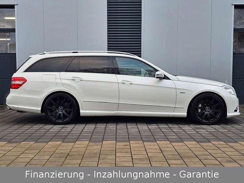 Gebraucht Mercedes E500 AMG 408 PS (300 kW) 2012 Diamant weiss (designo) Kombi