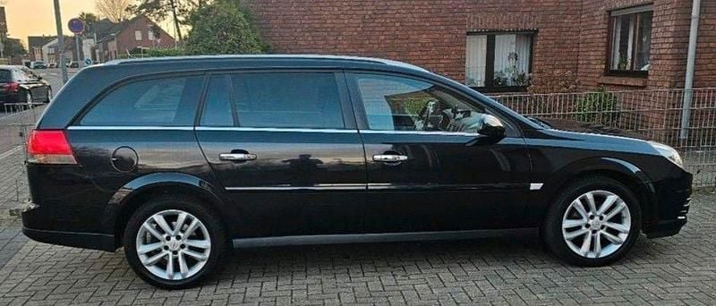 Gebraucht Opel Vectra Cosmo 150 PS (110 kW) 2007 Schwarz Limousine