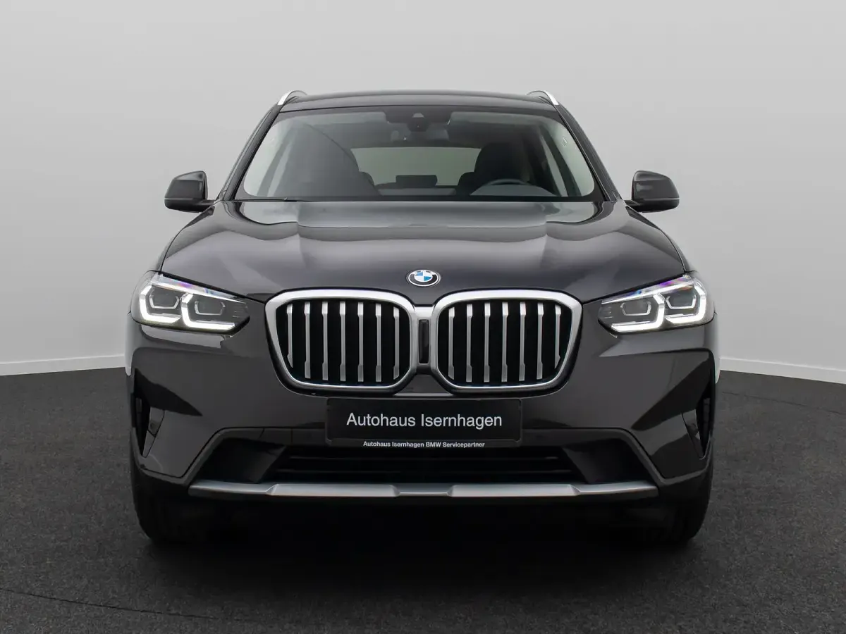 Gebraucht BMW X3 Sport Line 190 PS (139 kW) 2023 Sophistograu brillanteffekta9 SUV