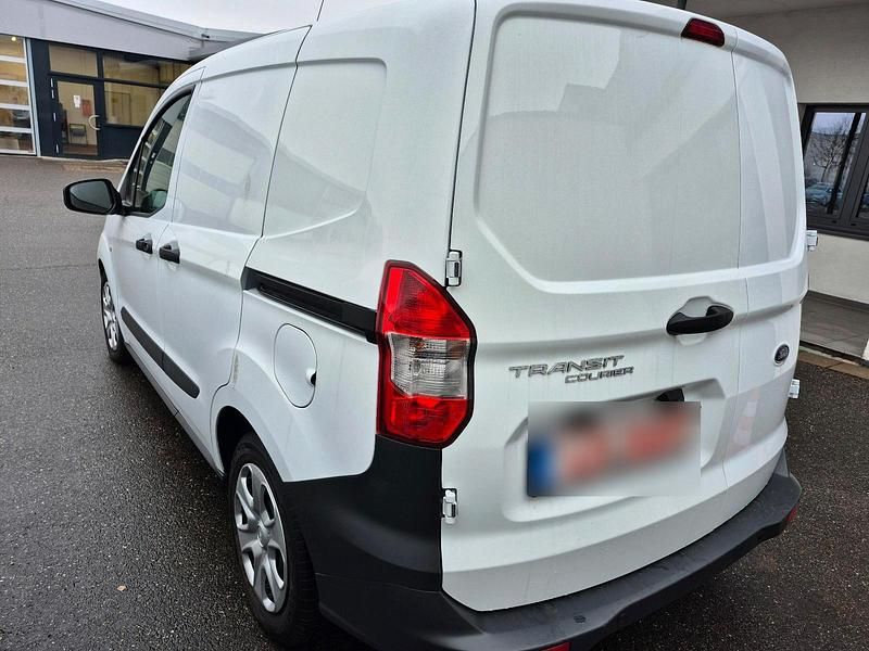 Gebraucht Ford Transit 101 PS (74 kW) 2022 Weiß Van / Kleinbus