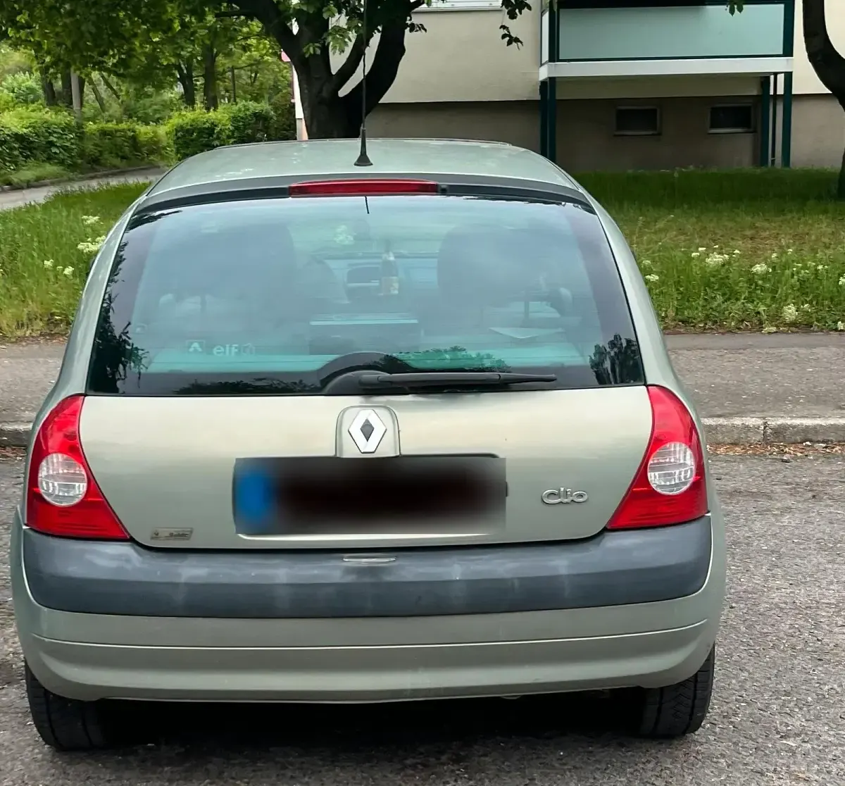 Gebraucht Renault Clio 75 PS (55 kW) 2003 Grau Kleinwagen