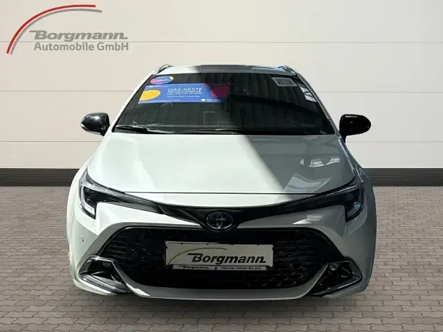 Neu Toyota Corolla 140 PS (102 kW) 2025 Weiss Kombi