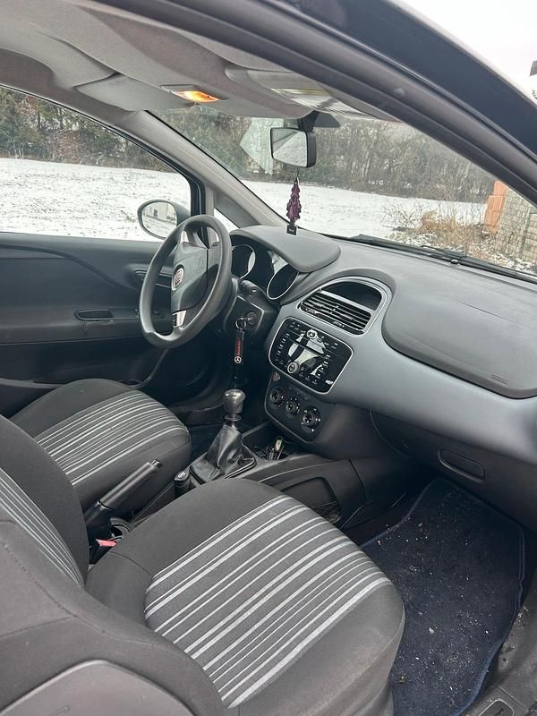 Gebraucht Fiat Punto 65 PS (47 kW) 2010 Blau Kleinwagen