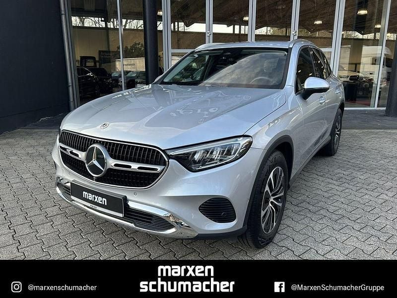 Lack hightechsilber Gebraucht 2025 Mercedes GLC220 Avantgarde SUV | 53.340 € (Guter Preis) - Bild 1/2