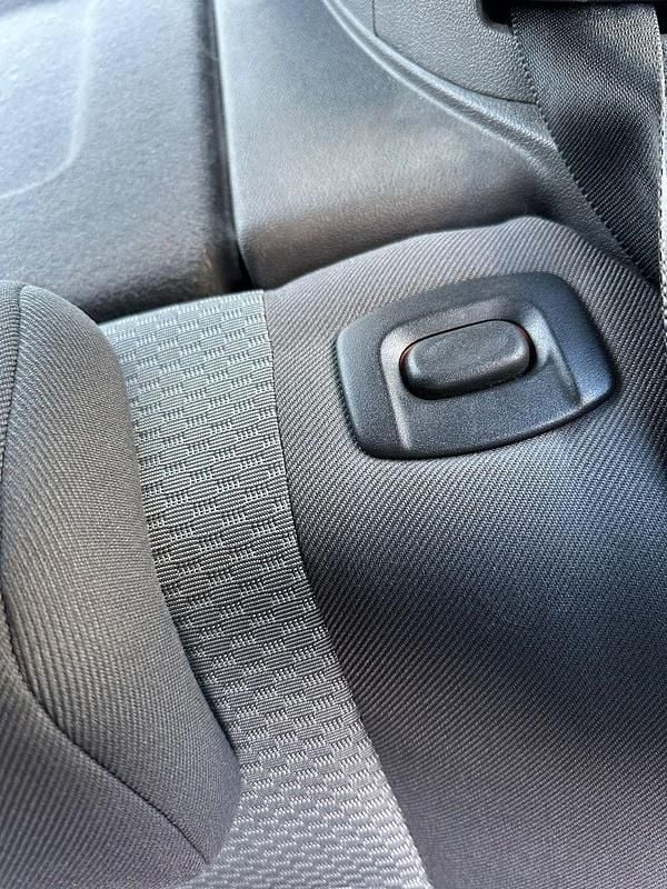 Second-hand Ford Focus 101 CP (74 kW) 2006 Negru Berlinǎ