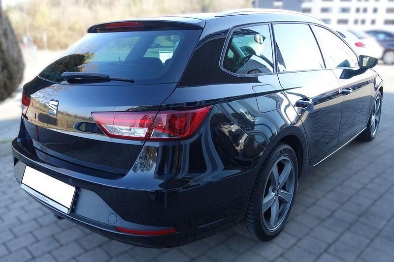 Usado Seat Leon ST FR 184 HP (135 kW) 2016 Preto Carrinha