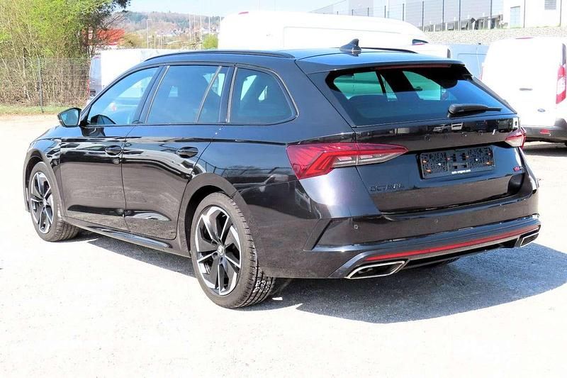 Gebraucht Skoda Octavia RS 200 PS (147 kW) 2021 Schwarzmagic perleffekt Kombi