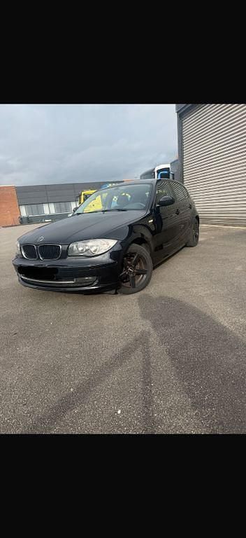 Gebraucht BMW 116 122 PS (89 kW) 2008 Schwarz Kleinwagen