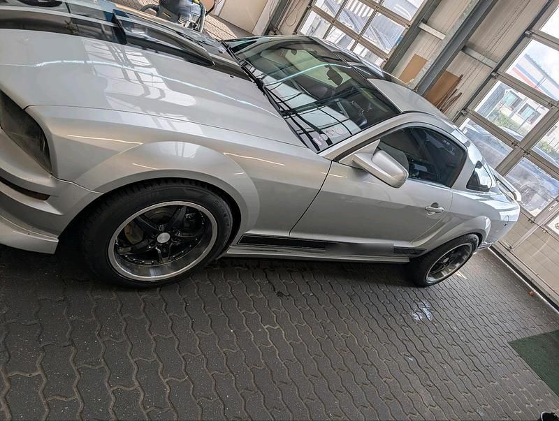 Gebraucht Ford Mustang GT 305 PS (224 kW) 2008 Silber Coupé