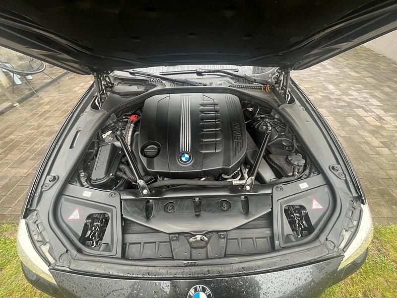 Gebraucht BMW 525 270 PS (198 kW) 2010 Schwarz Limousine