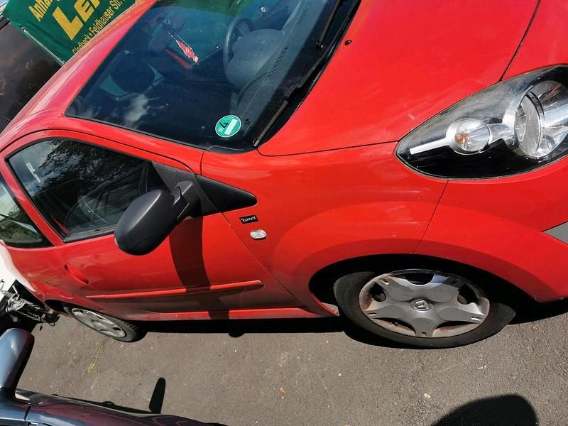 Gebraucht Renault Twingo 75 PS (55 kW) 2011 Rot Kleinwagen