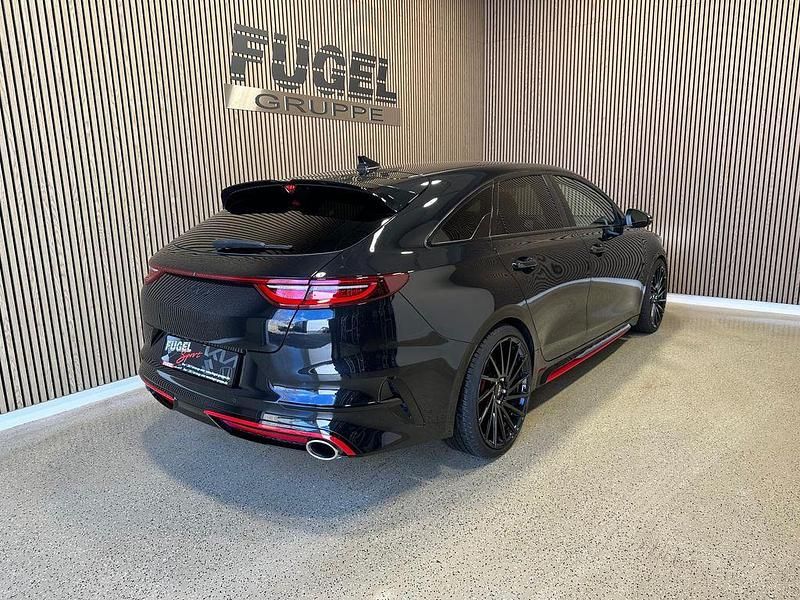 Gebraucht Kia ProCeed GT 204 PS (150 kW) 2023 (1k) zilinaschwarz met. Kombi