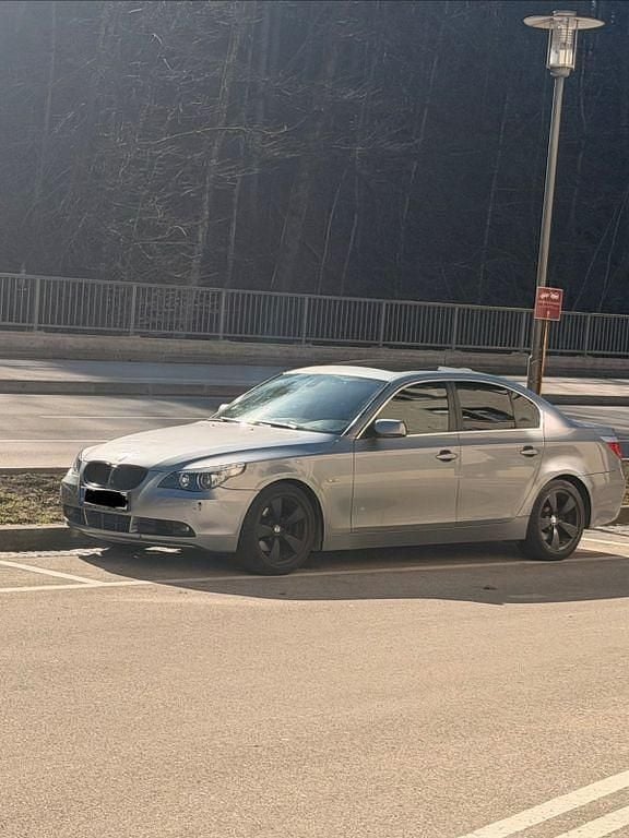 Gebraucht BMW 525 177 PS (130 kW) 2007 Silber Limousine