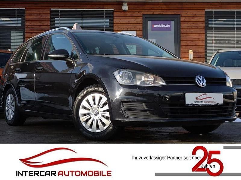 Deep black perleffekt Gebraucht 2015 VW Golf VII Comfortline Limousine | 6.790 € (Superpreis) - Bild 1/4