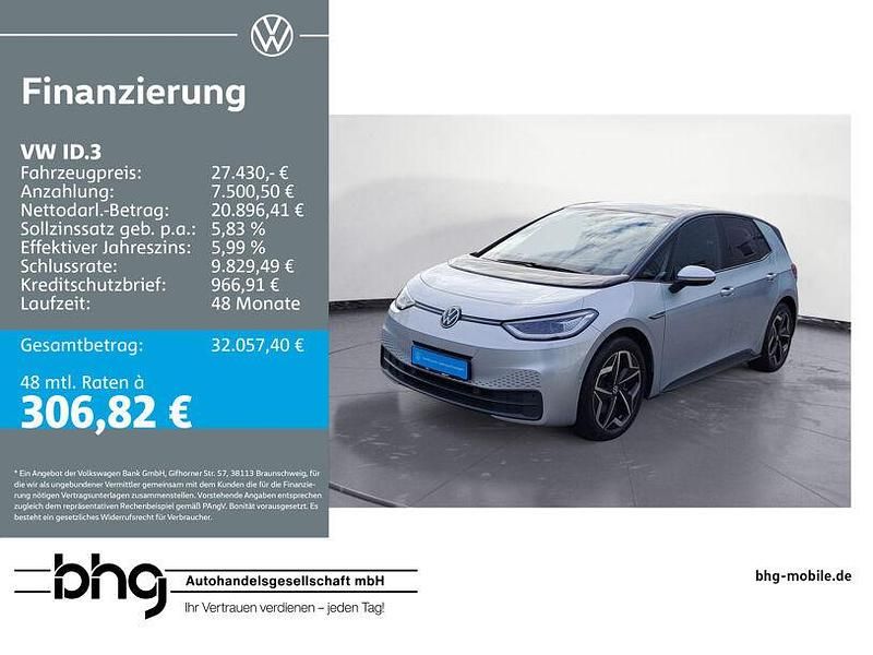 Scale silver metallic/schwarz Gebraucht 2023 VW ID.3 Pro Performance Kleinwagen | 27.430 € (Fairer Preis) - Bild 1/4