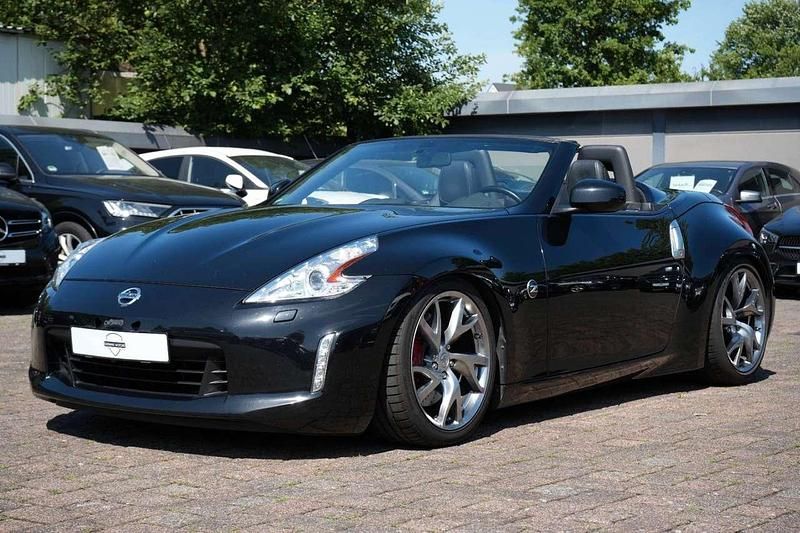 Schwarz Gebraucht 2017 Nissan 370Z Pack Cabrio | 23.999 € (Guter Preis) - Bild 1/4