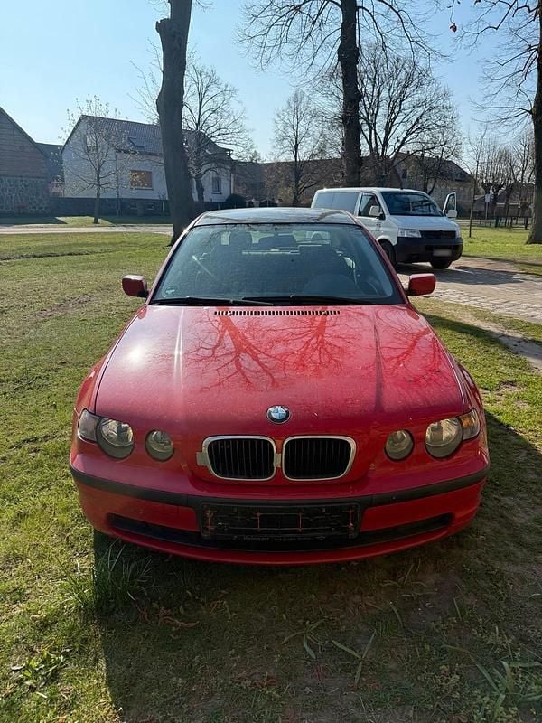 Gebraucht BMW 318 143 PS (105 kW) 2002 Rot Coupé
