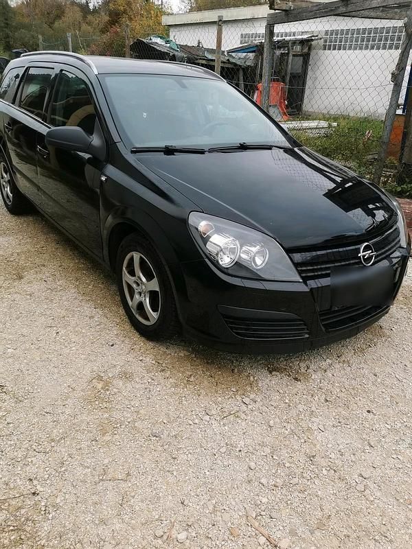 Schwarz Gebraucht 2005 Opel Astra Kombi | 588 € (Superpreis) - Bild 1/4