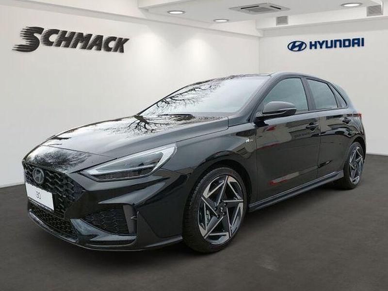 Schwarz Neu 2024 Hyundai i30 N Line Limousine | 26.490 € (Fairer Preis) - Bild 1/4