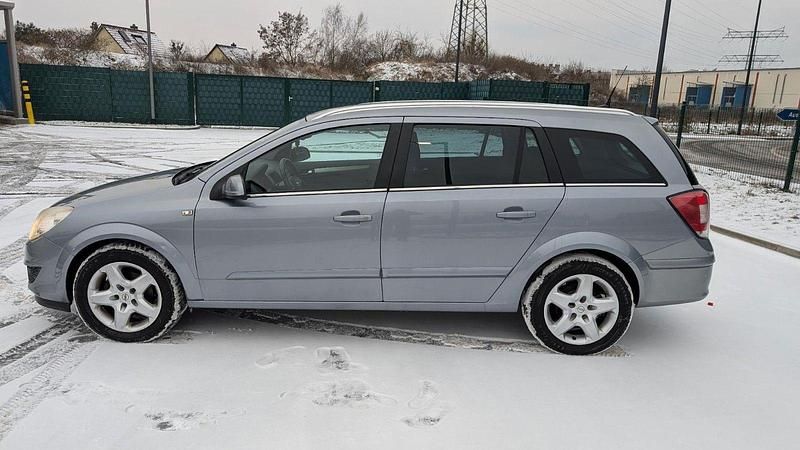 Grau Gebraucht 2007 Opel Astra Kombi | 2.250 € (Guter Preis) - Bild 1/4