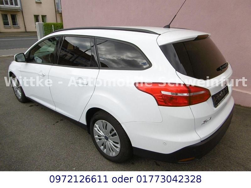 Gebraucht Ford Focus Business Edition 125 PS (91 kW) 2016 Weiß Kombi